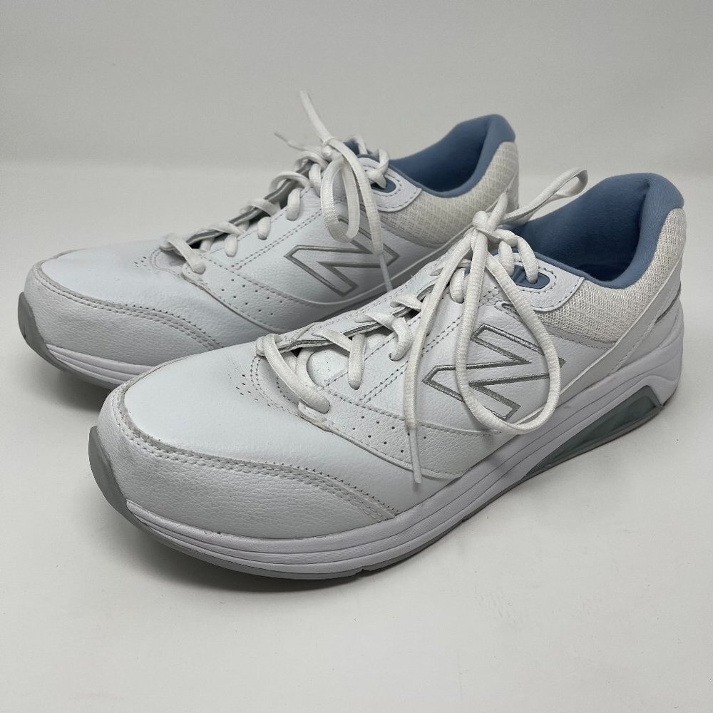 New Balance Women's leather lace up walking shoeโ casual sneaker white blue 10.5
